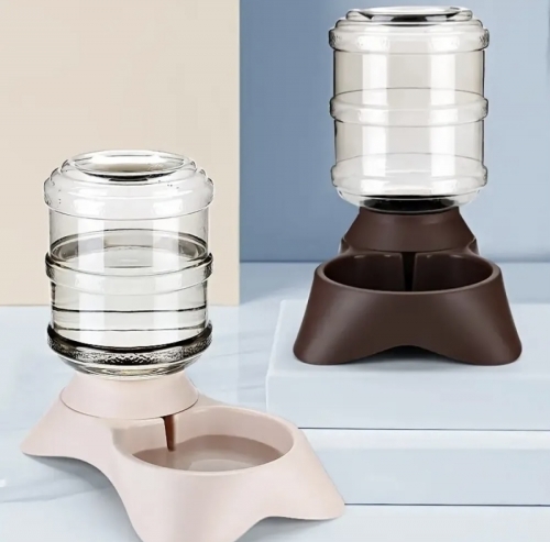 Dozator automat de apă pentru animale de companie